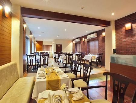 Jk Park Residency Hotel Канур Екстериор снимка