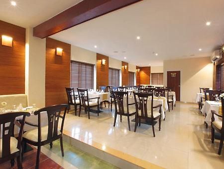 Jk Park Residency Hotel Канур Екстериор снимка