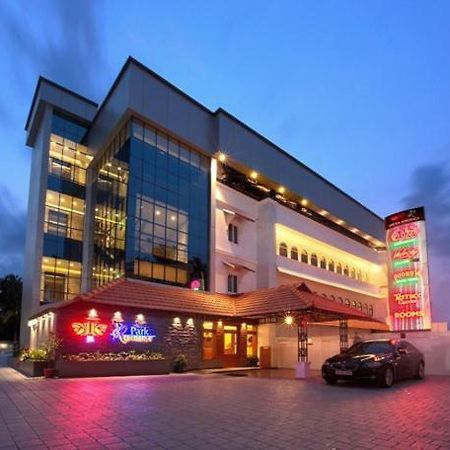 Jk Park Residency Hotel Канур Екстериор снимка