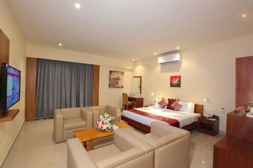Jk Park Residency Hotel Канур Екстериор снимка